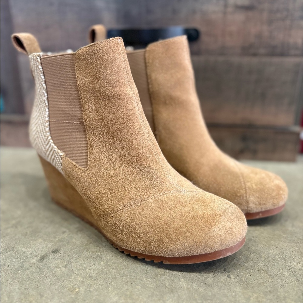 Toms Tan Suede Wedge Boots